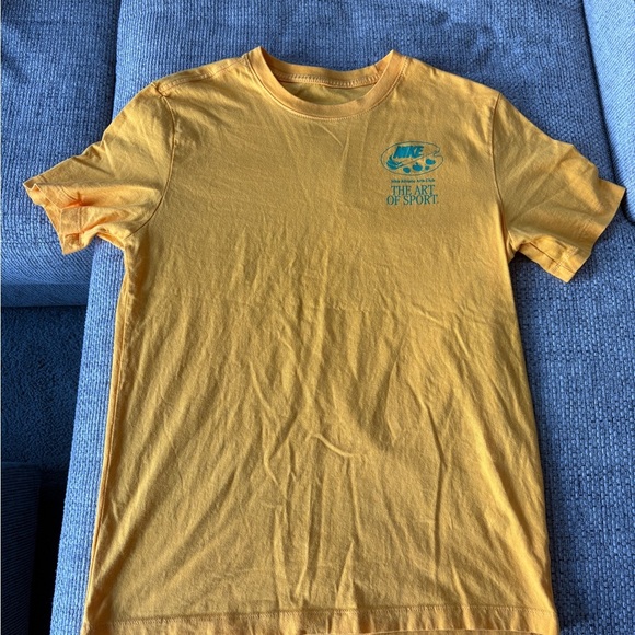 Men’s Nike “The Art Of Sport” Shirt - Picture 1 of 5